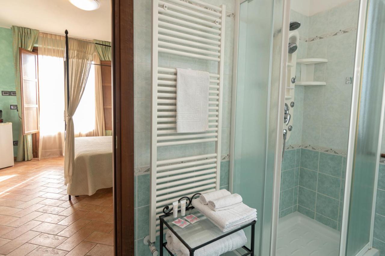 B&B Villa Barbarossa Petrignano Bagian luar foto
