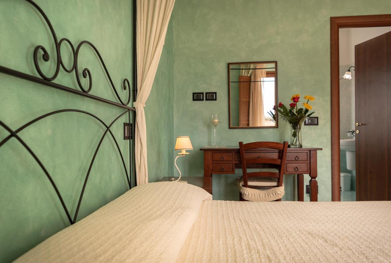 B&B Villa Barbarossa Petrignano Bagian luar foto