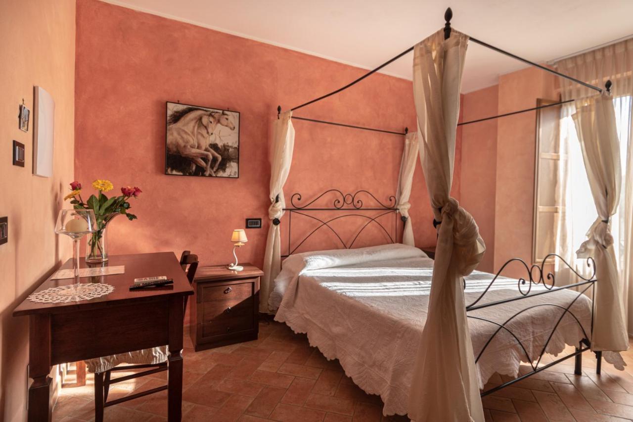 B&B Villa Barbarossa Petrignano Bagian luar foto