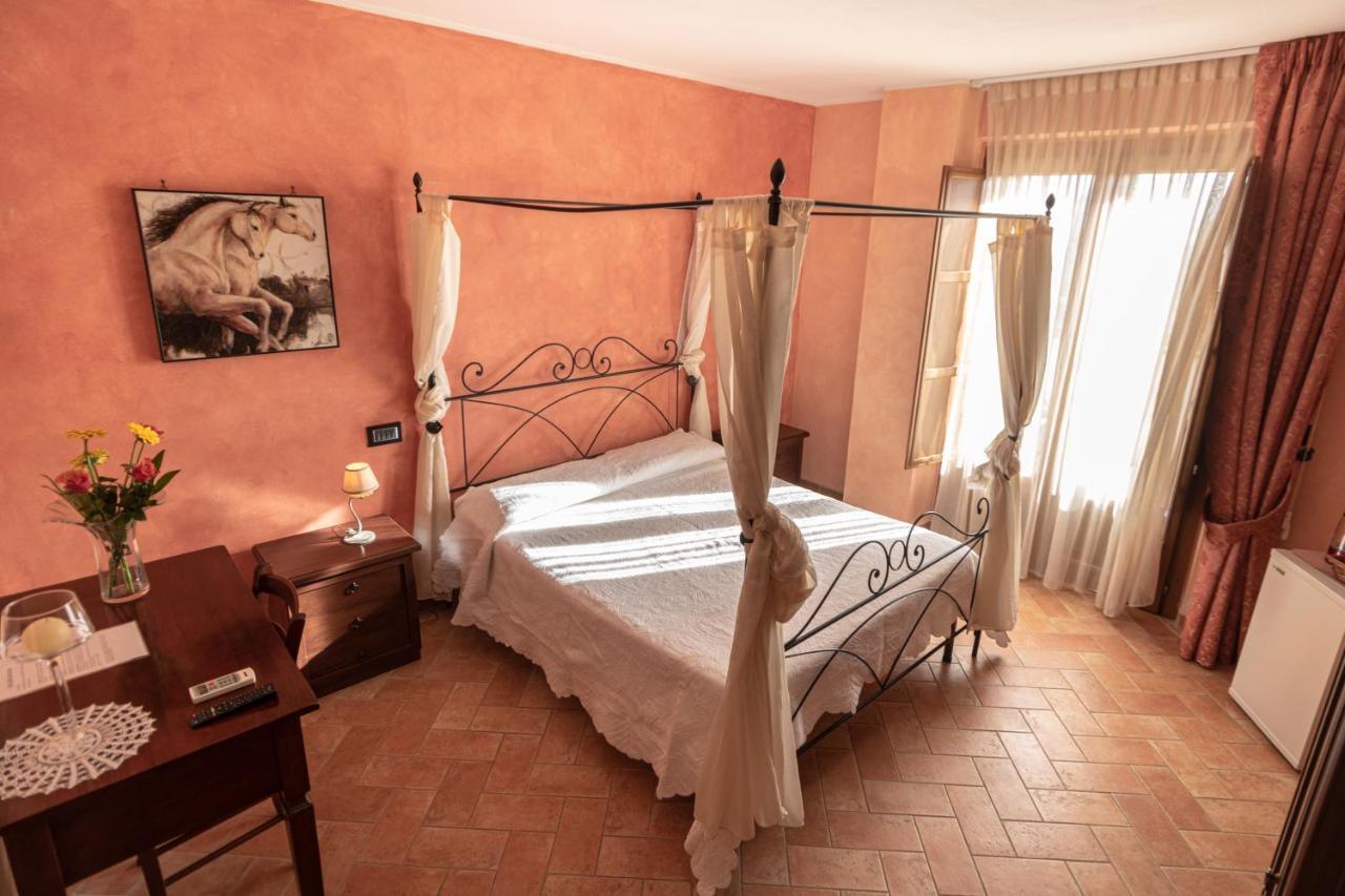 B&B Villa Barbarossa Petrignano Bagian luar foto