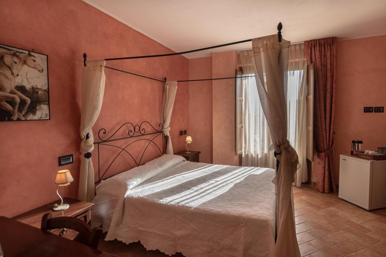 B&B Villa Barbarossa Petrignano Bagian luar foto