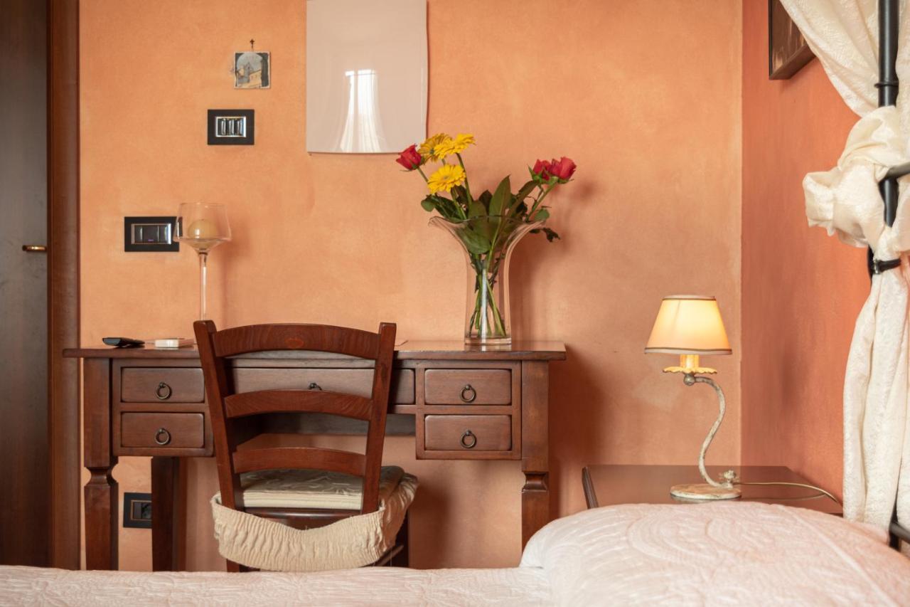 B&B Villa Barbarossa Petrignano Bagian luar foto