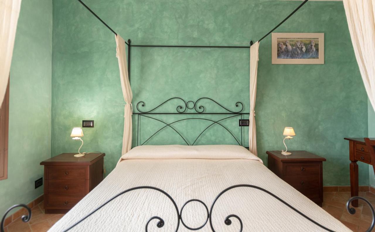 B&B Villa Barbarossa Petrignano Bagian luar foto