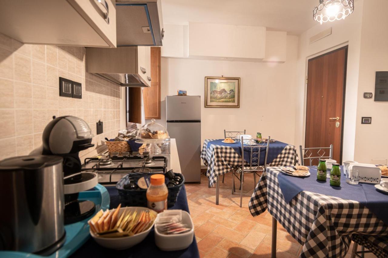 B&B Villa Barbarossa Petrignano Bagian luar foto