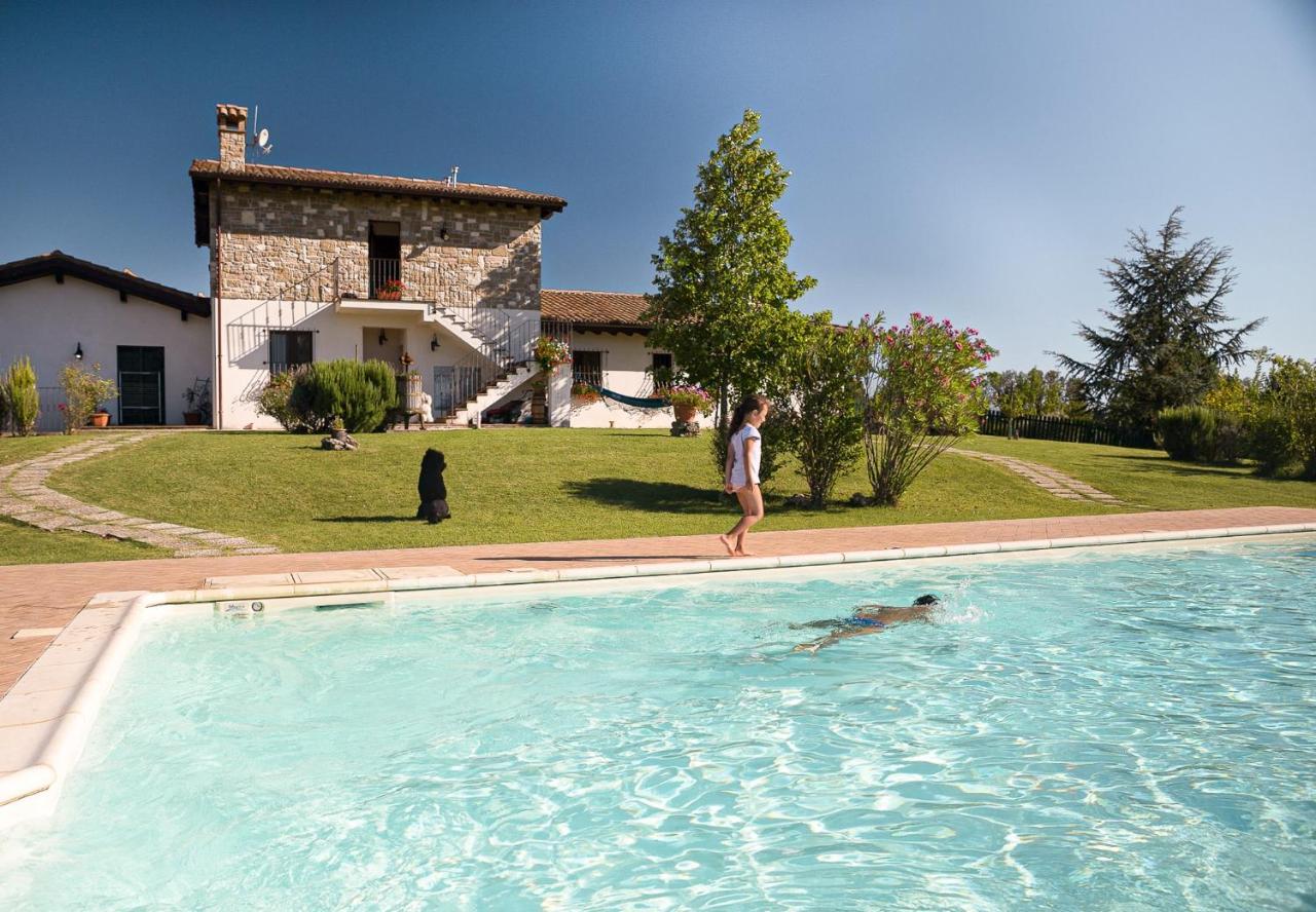 B&B Villa Barbarossa Petrignano Bagian luar foto