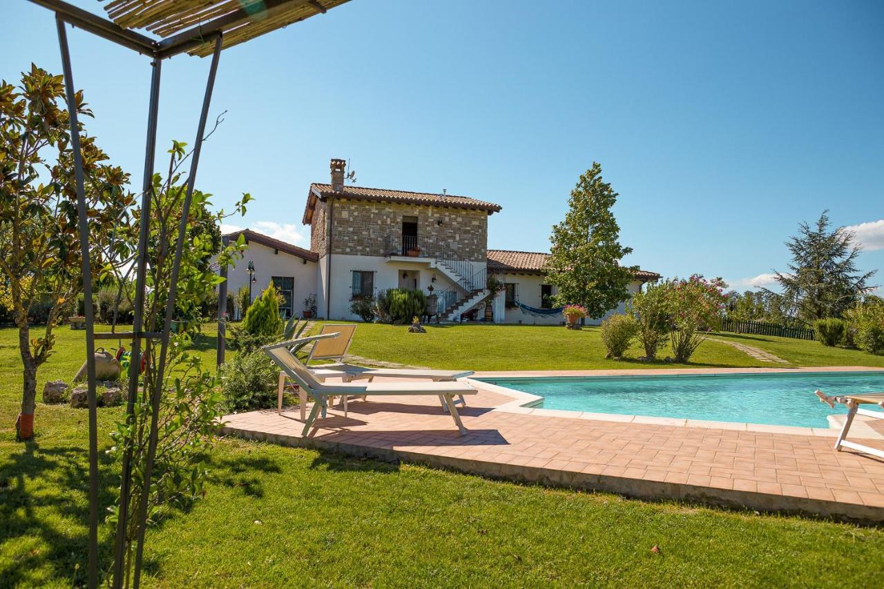 B&B Villa Barbarossa Petrignano Bagian luar foto