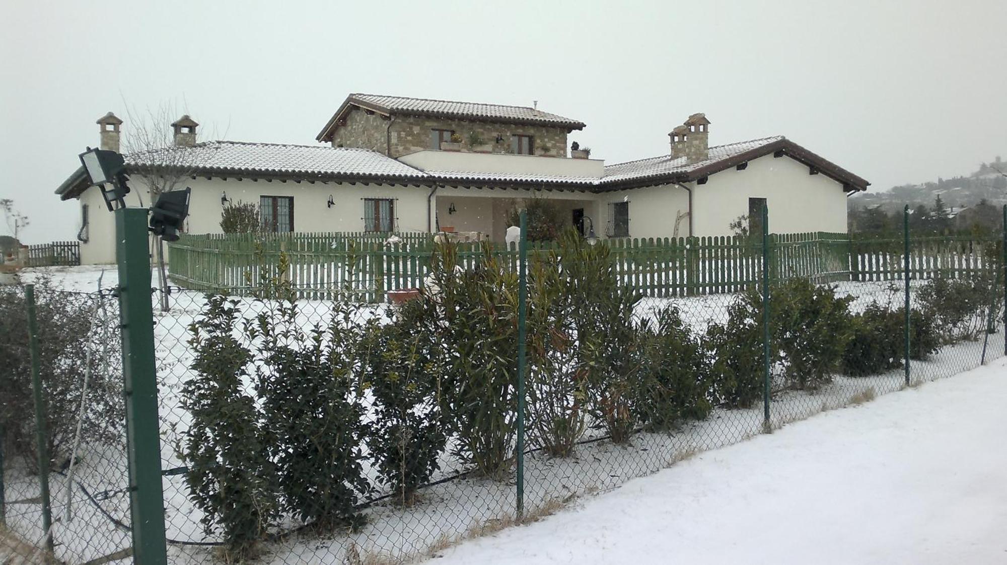B&B Villa Barbarossa Petrignano Bagian luar foto