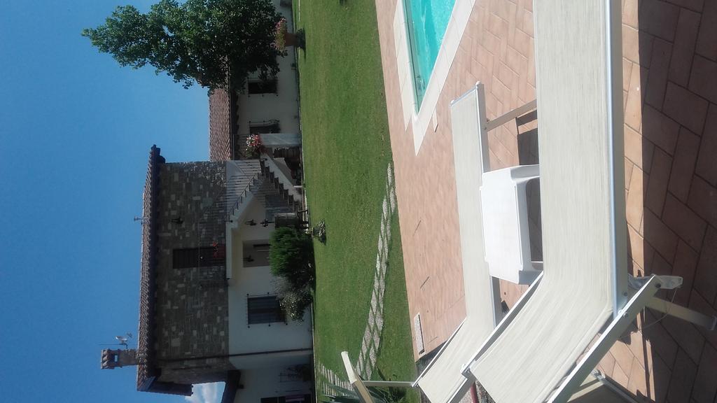 B&B Villa Barbarossa Petrignano Bagian luar foto