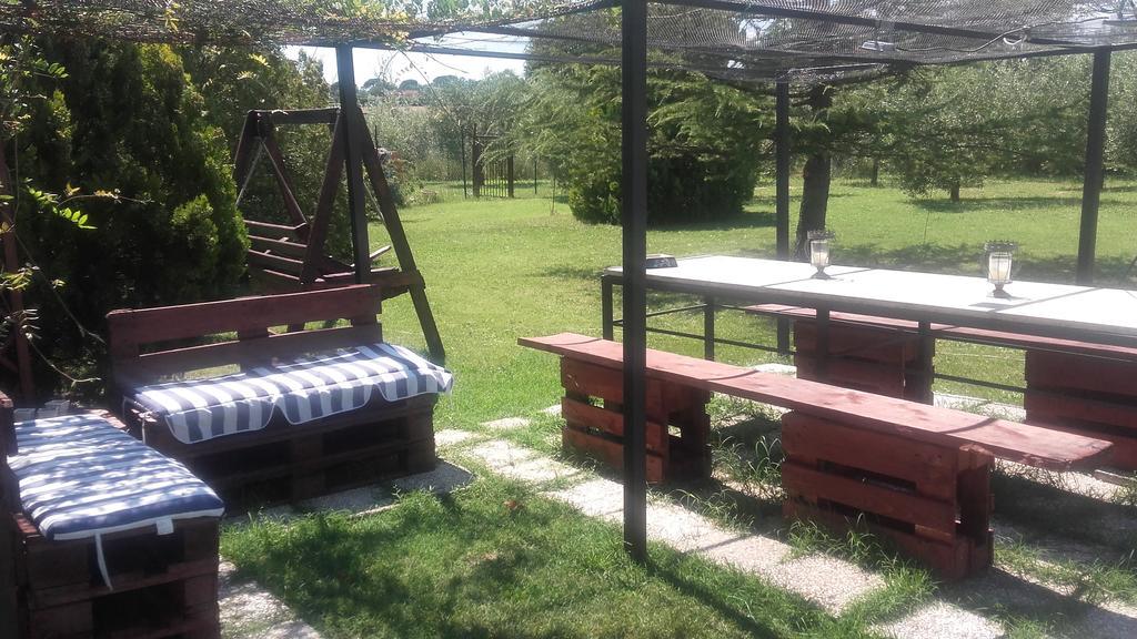 B&B Villa Barbarossa Petrignano Bagian luar foto