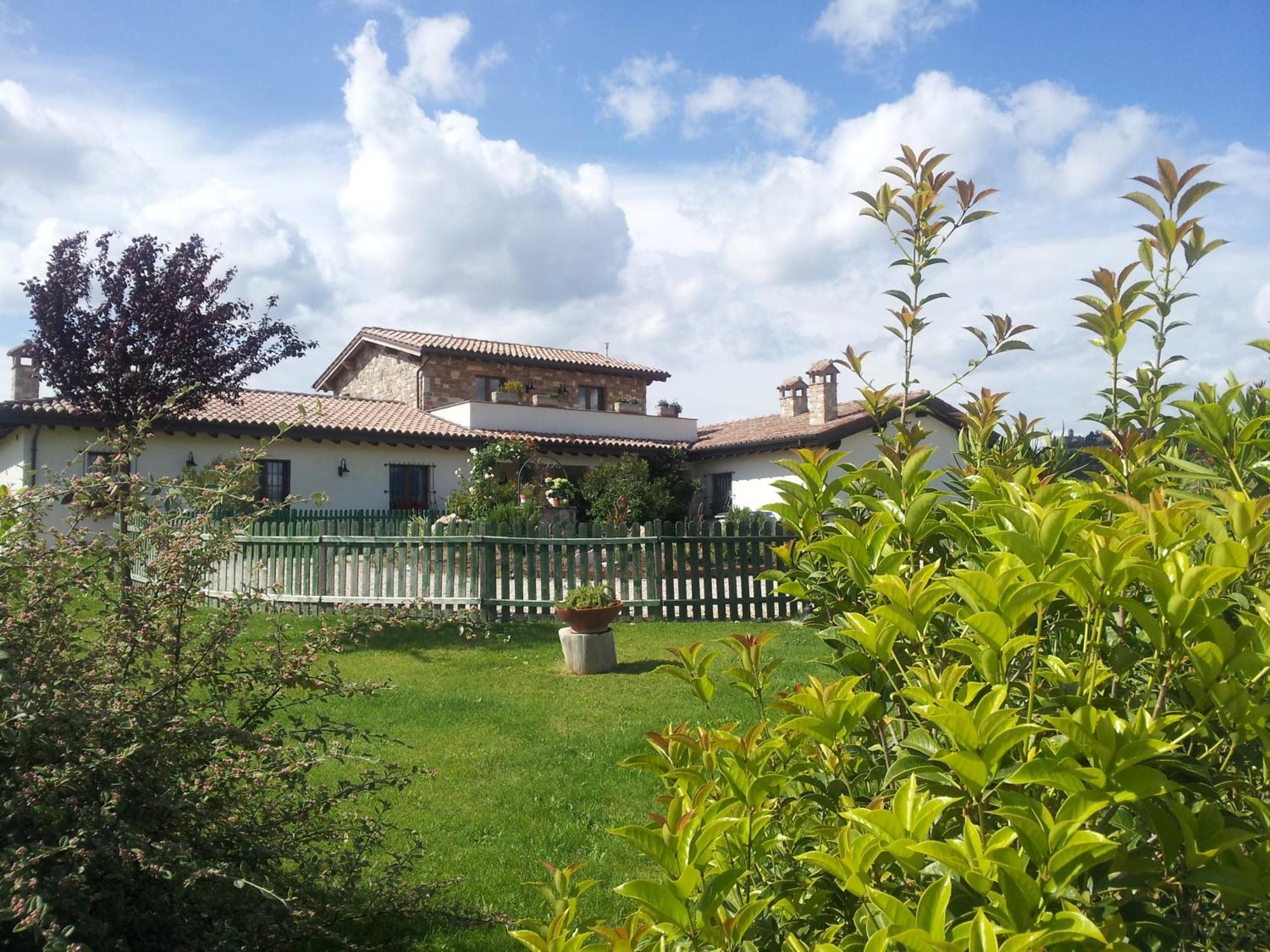 B&B Villa Barbarossa Petrignano Bagian luar foto