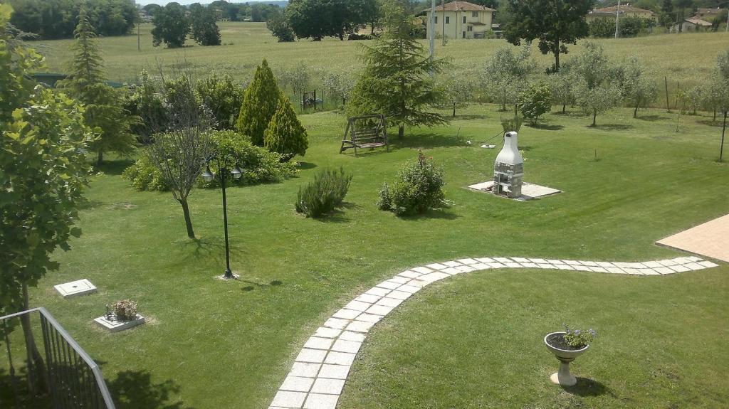 B&B Villa Barbarossa Petrignano Bagian luar foto