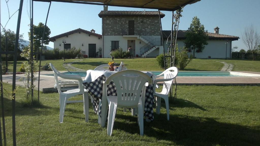 B&B Villa Barbarossa Petrignano Bagian luar foto